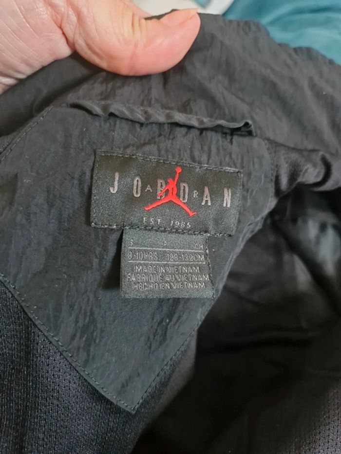 Veste jordan S enfant soit 8/10 ans - photo numéro 4