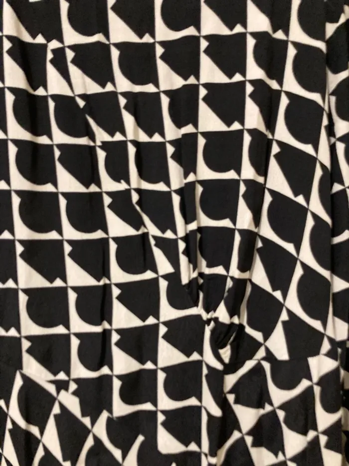 Robe Zara imprimé graphique noir et écru taille S - photo numéro 5