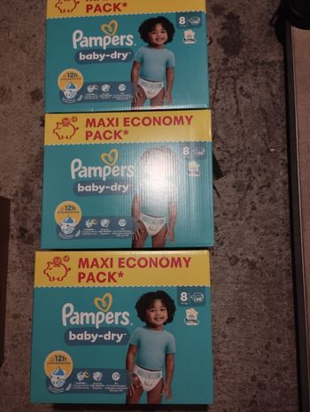 Couches Pampers