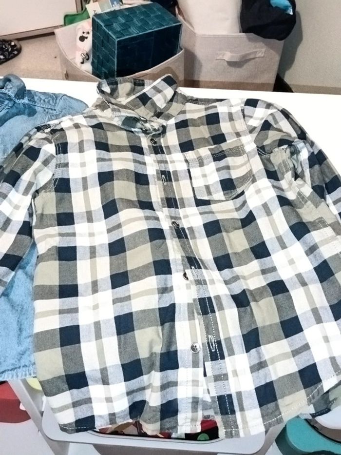 2 chemise manches longues  garçon 6 ans - photo numéro 2