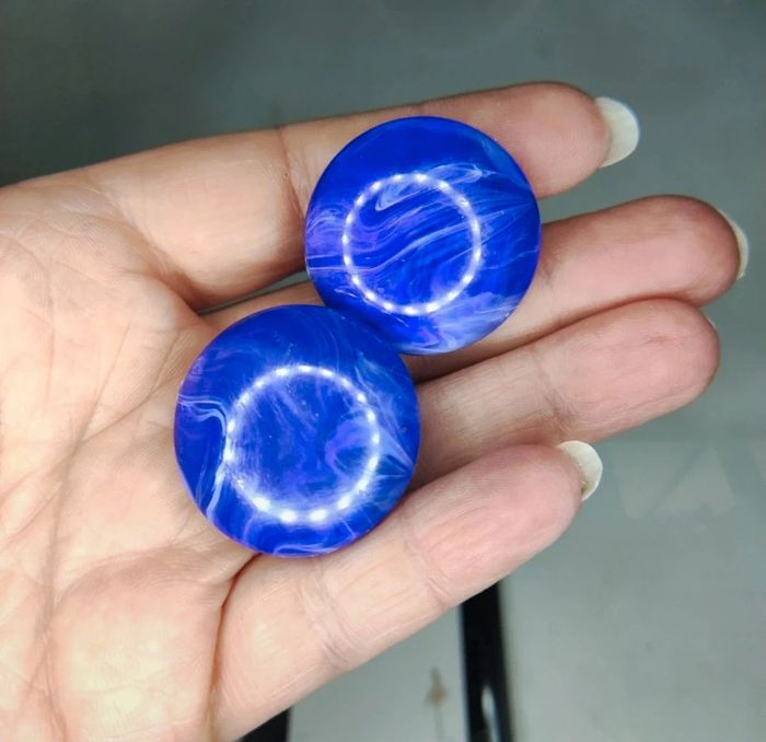 Clips d'oreilles vintage violet bleu