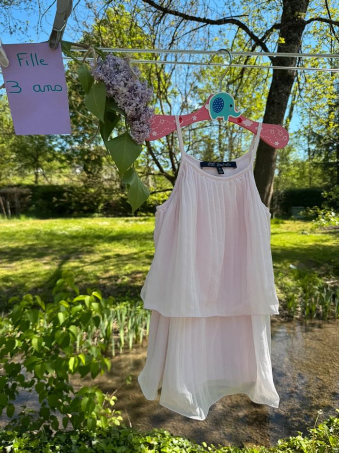 Robe Lili gaufrette fille rose pale bon etat 3 ans