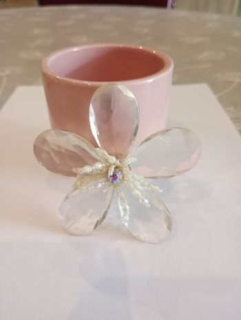 Broche fleur transparente