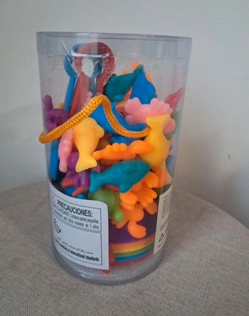 Jeu tri des couleurs et motricite fine avec pince de prehension, bols et les animaux marins