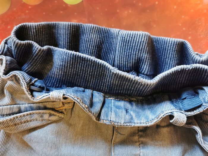 jeans / bermuda taille 24 mois - photo numéro 4