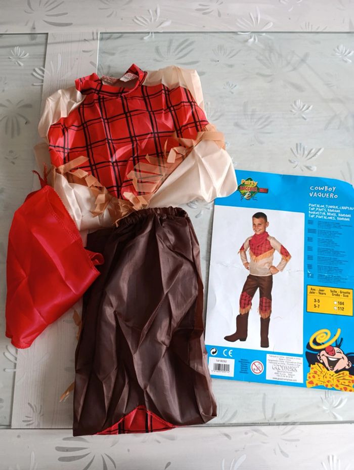 Déguisement cowboy 5_7 ans neuf