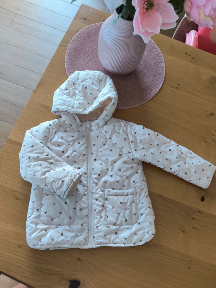 Doudoune légère beige fleuri