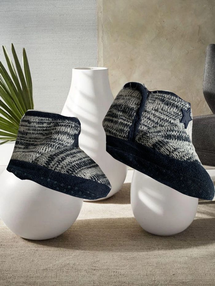 Pantoufles bébé étoile bleu marine gris t20-22😺