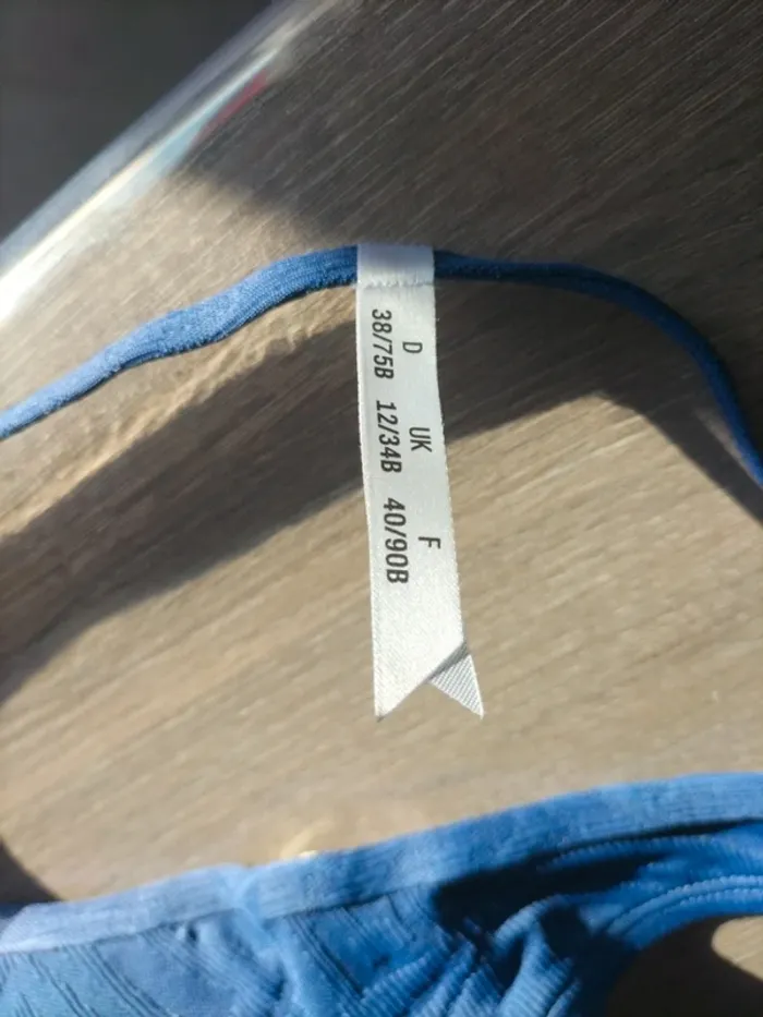 Soutien gorge neuf - photo numéro 5