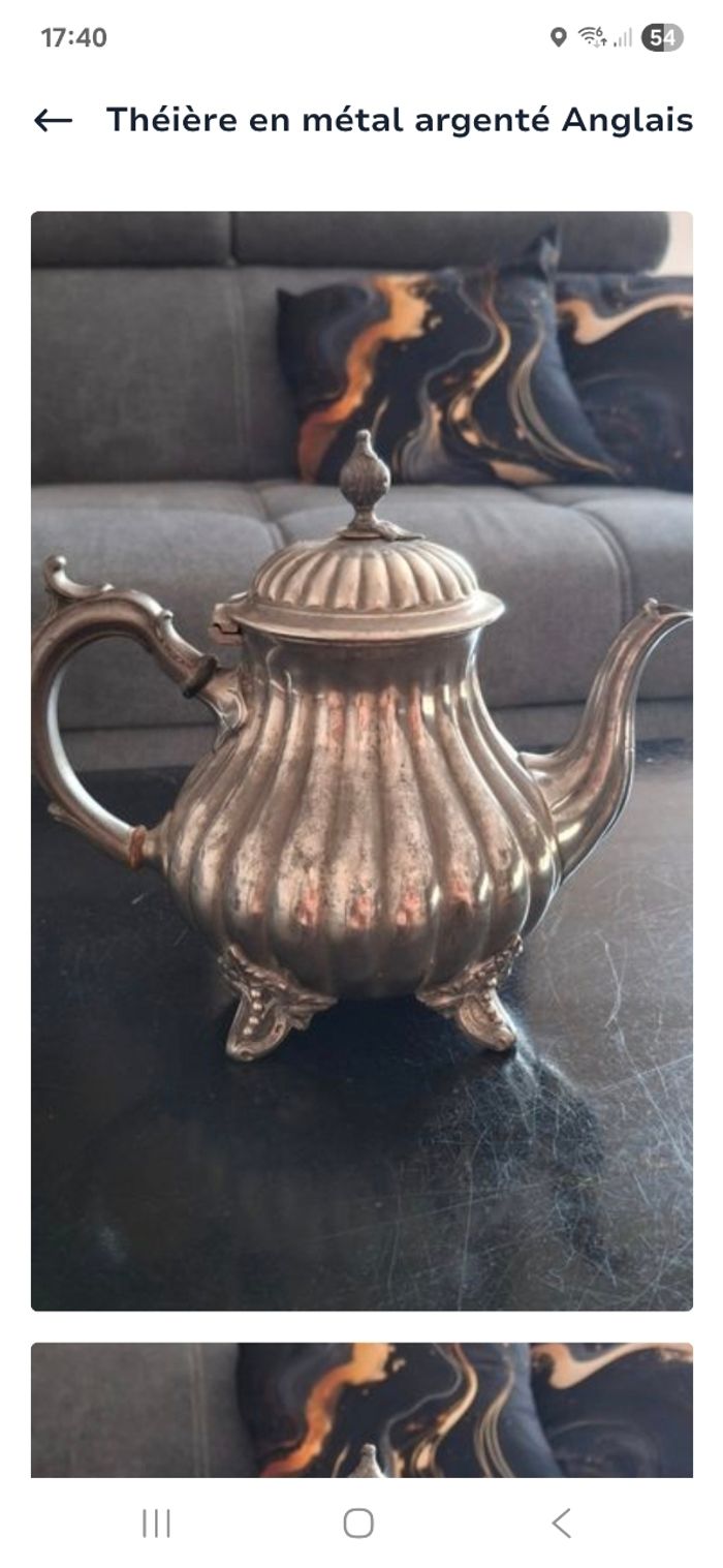 théière en métal argenté anglais.