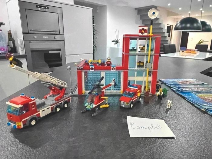 70 € Lego 60004 city avec les 5 notices + la boite - photo numéro 2