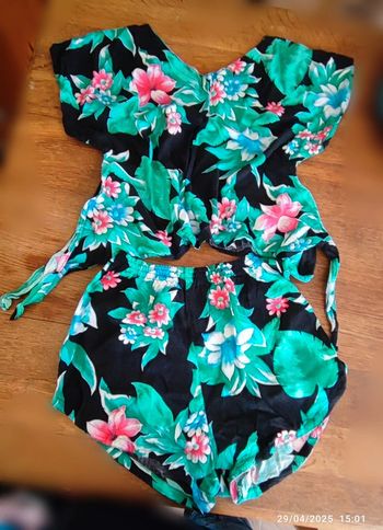 Ensemble short et haut fleurs taille M