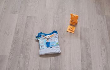 Lot de 2 tee-shirts manches longues garçon taille 4 ans, motif chien neufs avec étiquette 🏷.