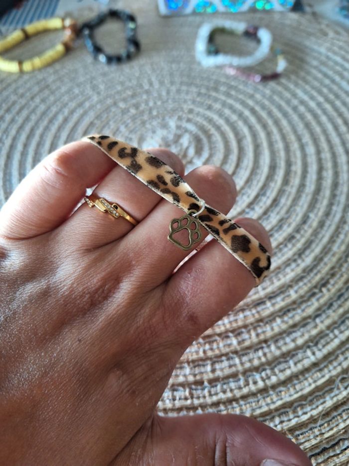 Bracelet en tissu léopard avec patte de chat - photo numéro 4