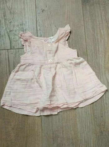 Robe Vertbaudet type gaz de coton
3 mois
