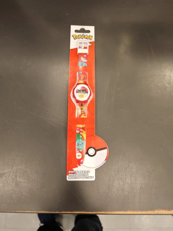 Montre digitale / Pokémon officiel / Neuf