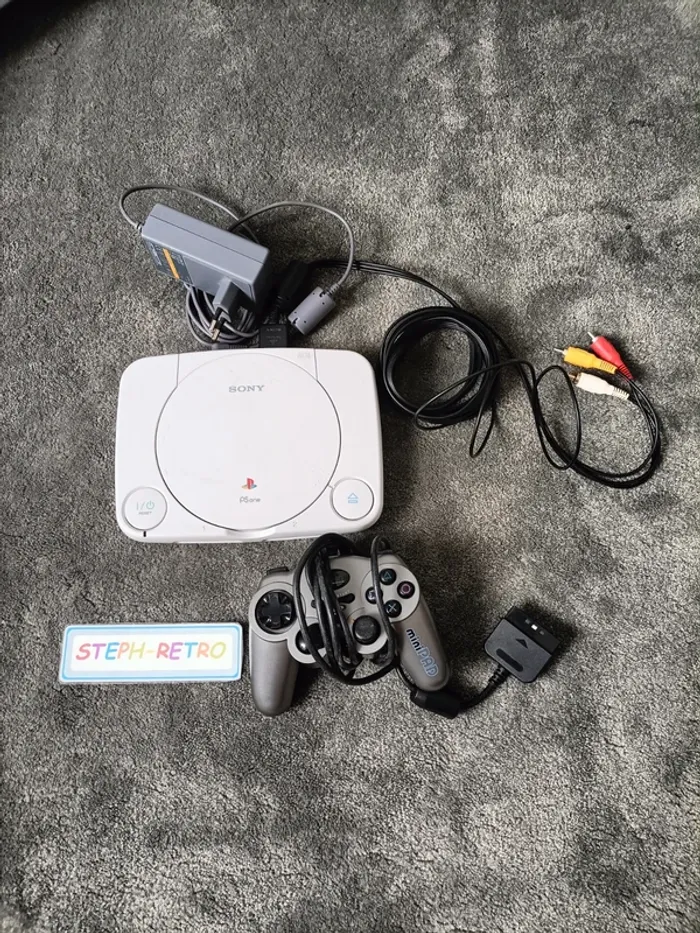 Console ps one mini