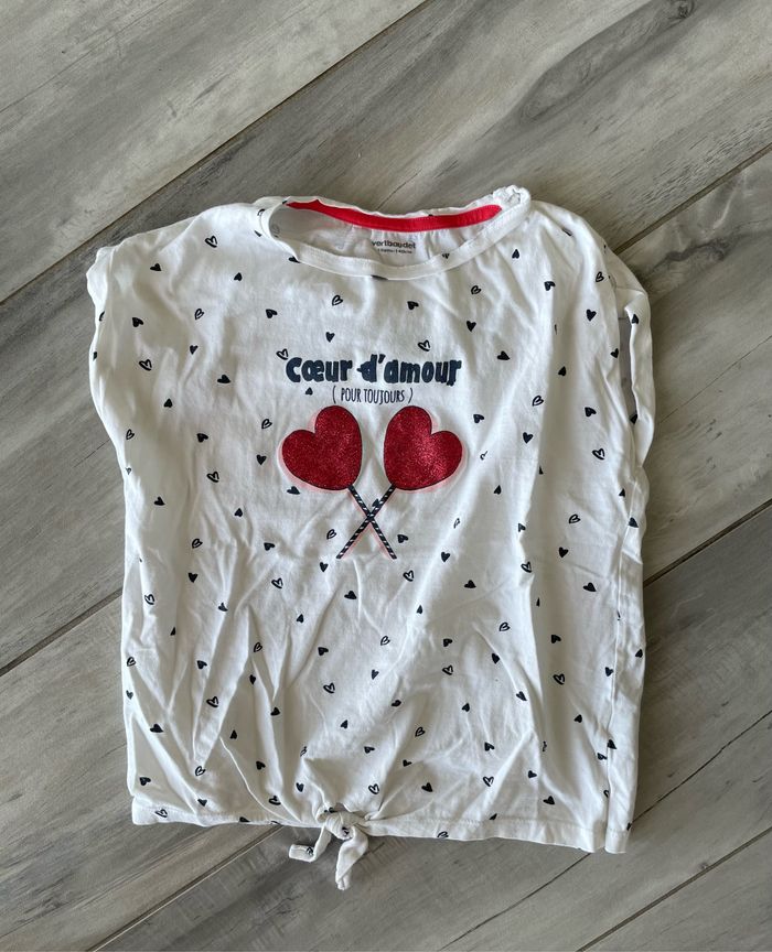 Beau Tee-Shirt fille T 10 ans Vert Baudet blanc avec dessins cœurs