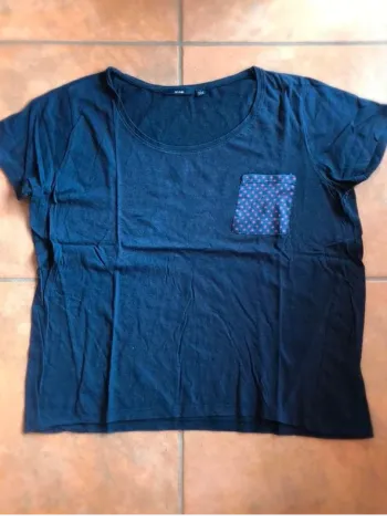 Joli  tee shirt  Kiabi  (L)  en parfait  état