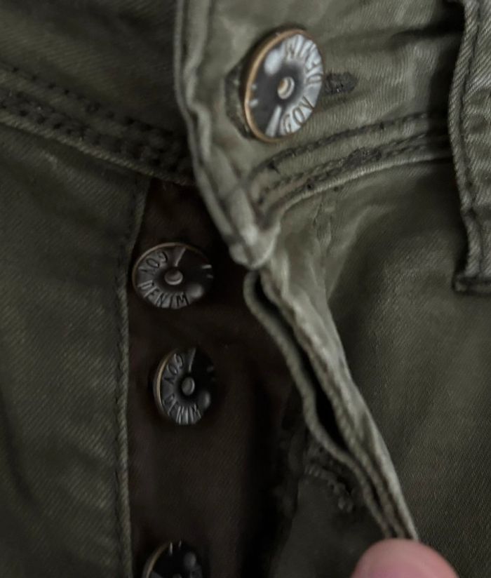Jeans troué vert - photo numéro 4