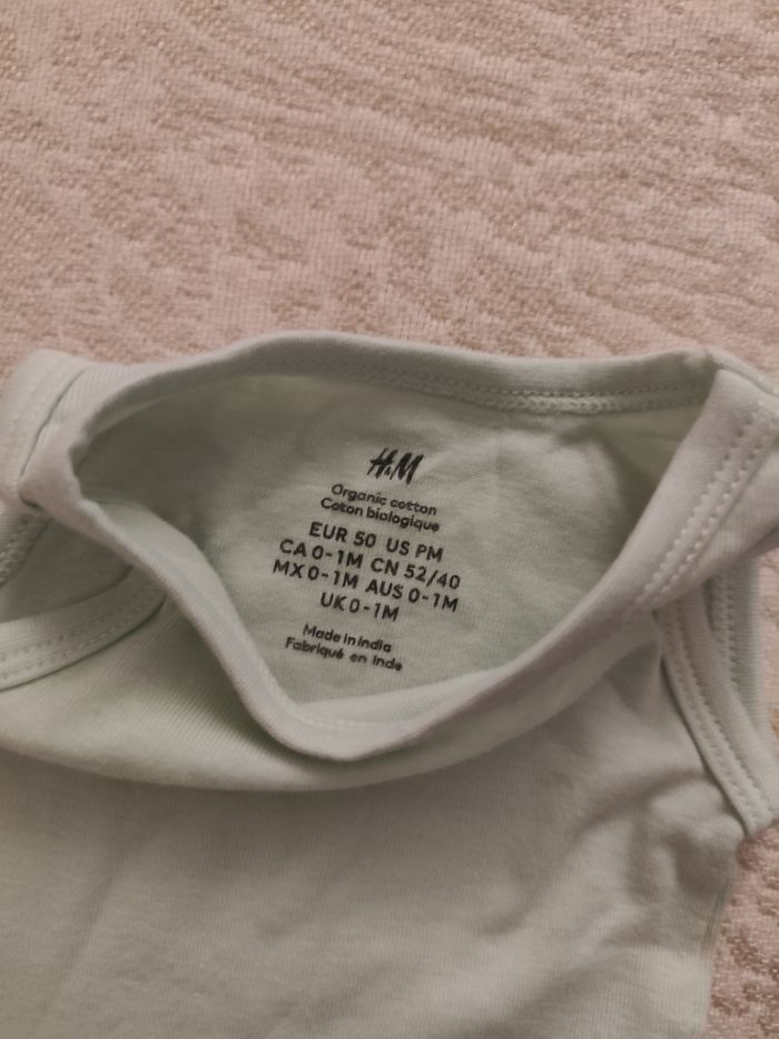 Lot 5 bodies sans manches jamais utilisés - photo numéro 7