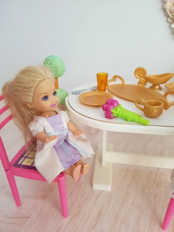 Table d'anniversaire de princesses Barbie - photo numéro 4