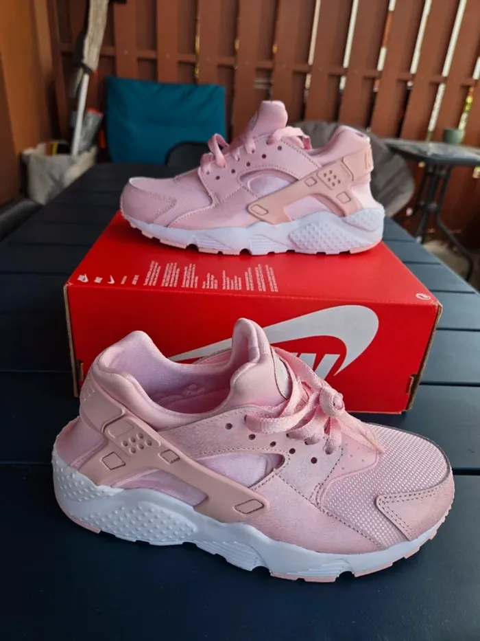 Nike huarache run rose taille 36,5 neuves - photo numéro 2