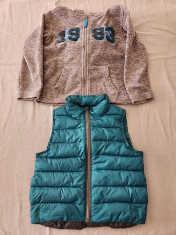 Doudoune sans manche et gilet polaire 4 ans