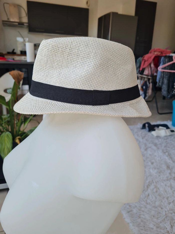 Chapeau blanc - photo numéro 4