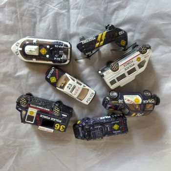 7 petites voitures "force de police"