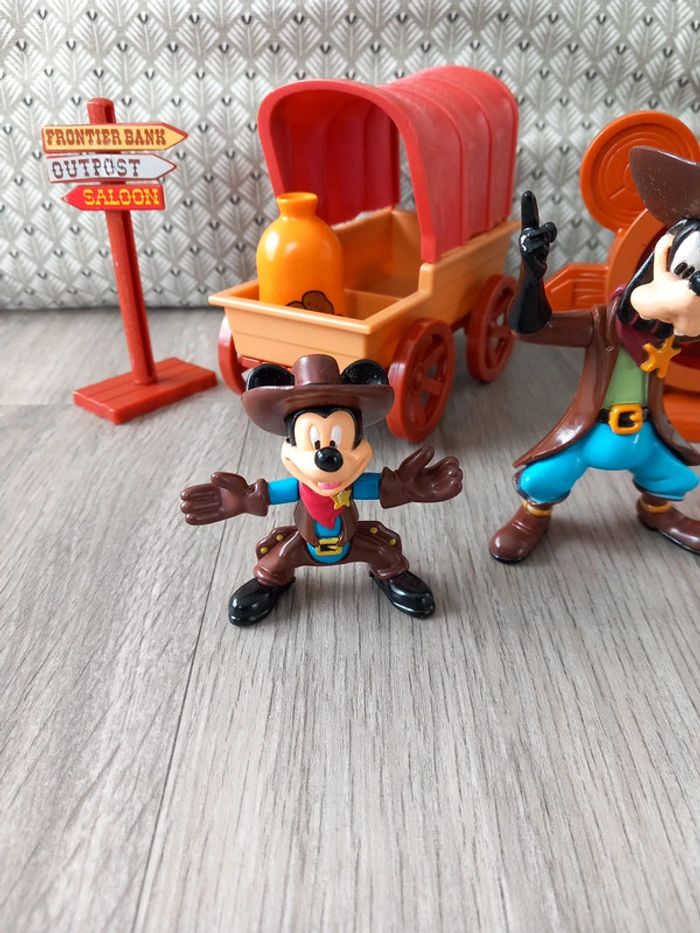 Mickey et Dingo au Far West - photo numéro 2
