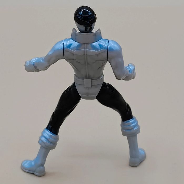 Figurine power rangers grise - photo numéro 3