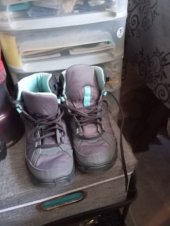 Chaussures femme 38 montantes quechua très bon état 