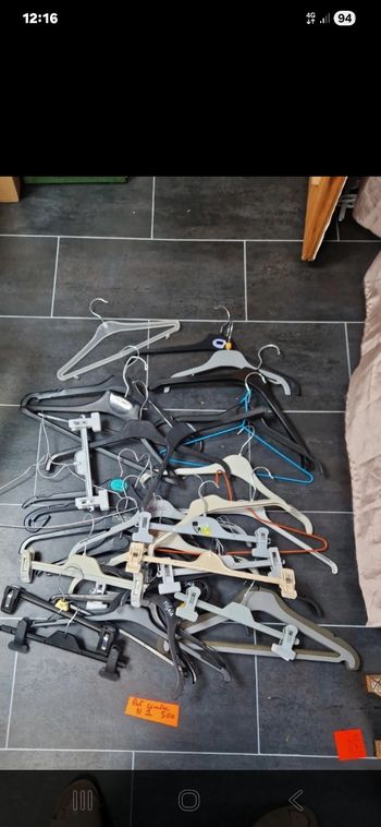 Lot 30 cintre toute sorte