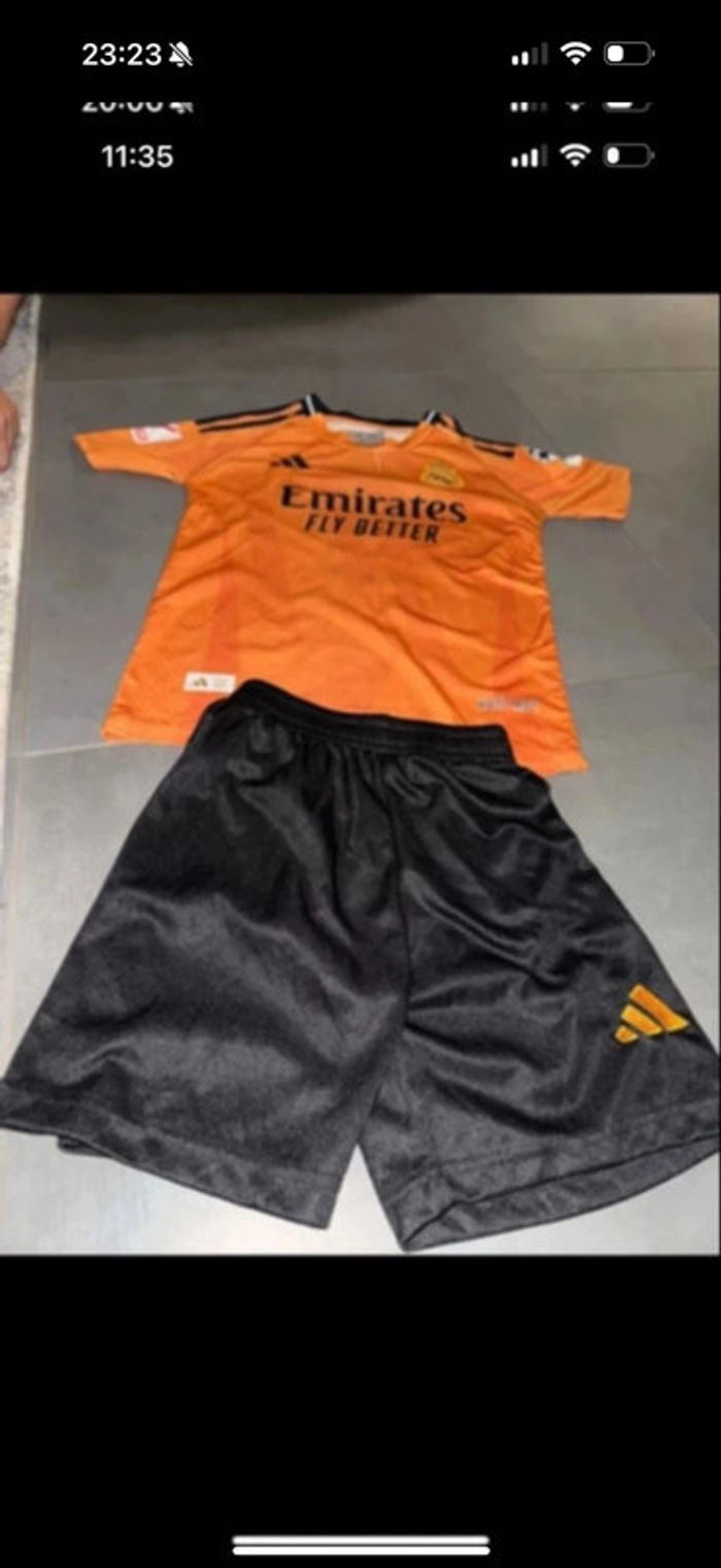 Maillot de foot garçons taille 140 bonne etat - photo numéro 2