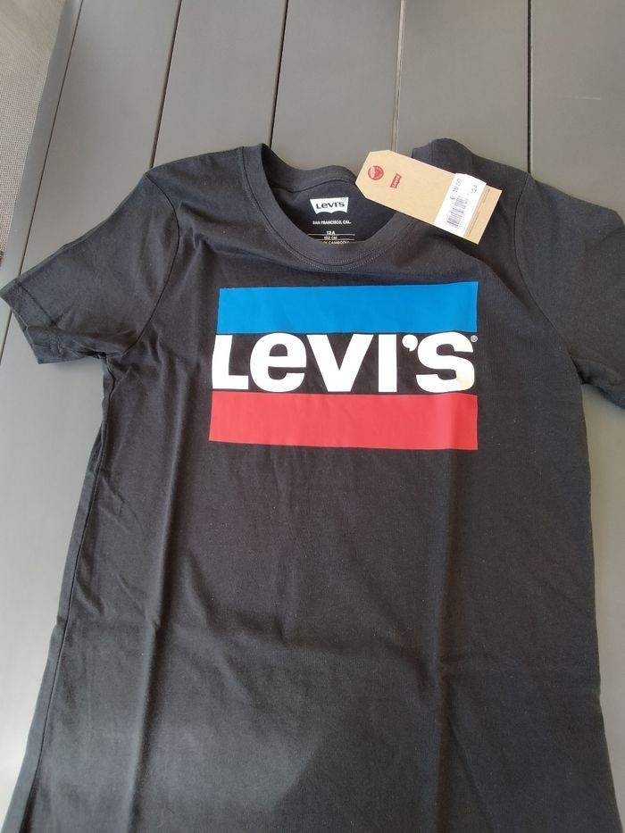 T.shirt noir 12 ans Levi's neuf
