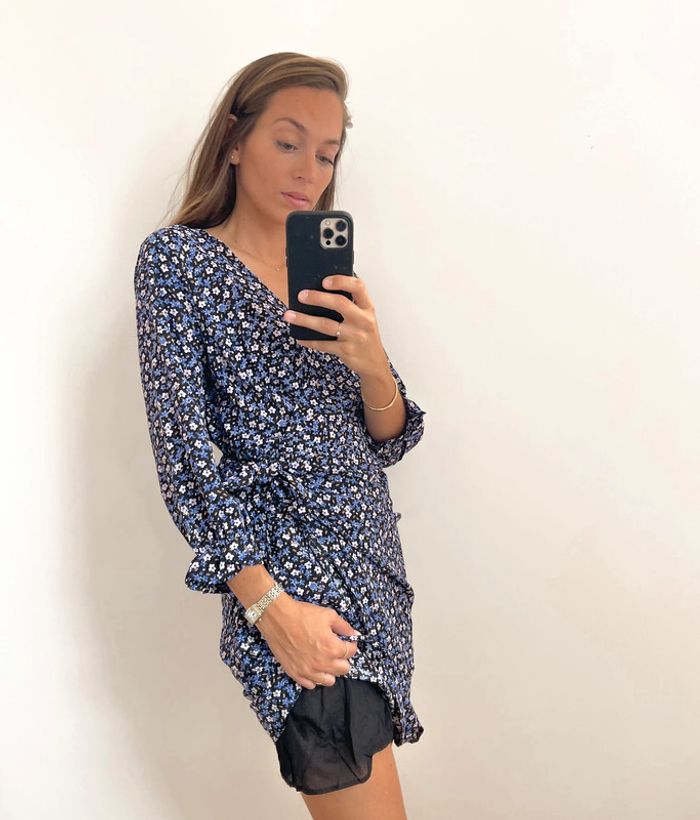 🌟 Robe à fleurs élastique bleu marine et noir - photo numéro 12