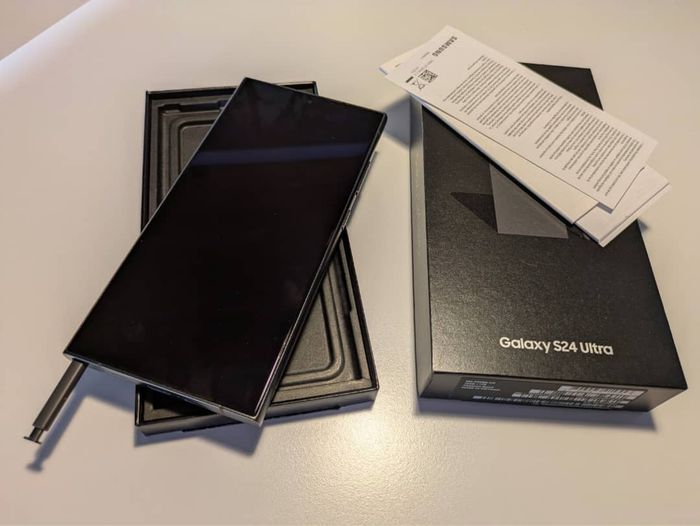 Samsung  Galaxy S24