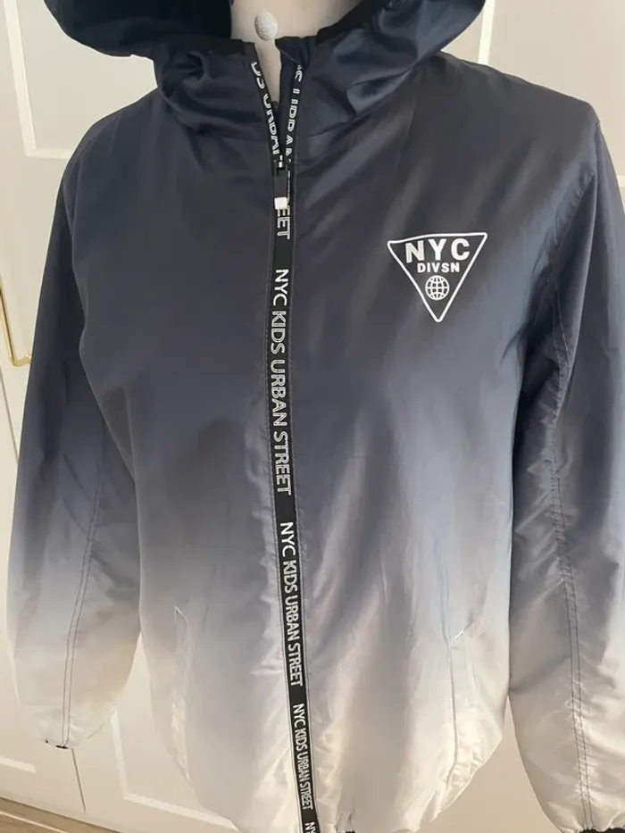 Veste coupe vent gris / blanc dégradé taille 176cm /16 ans - photo numéro 2