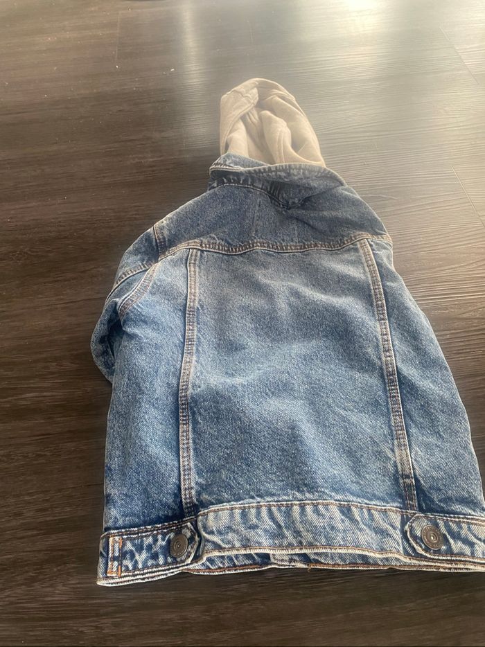Veste en jean avec capuche - photo numéro 2