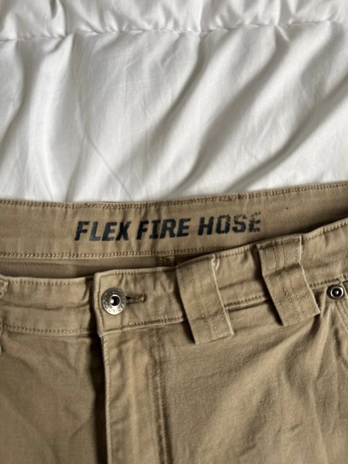 Short beige femme Duluth Trading Co – Flex Fire Hose – taille 38 - photo numéro 4