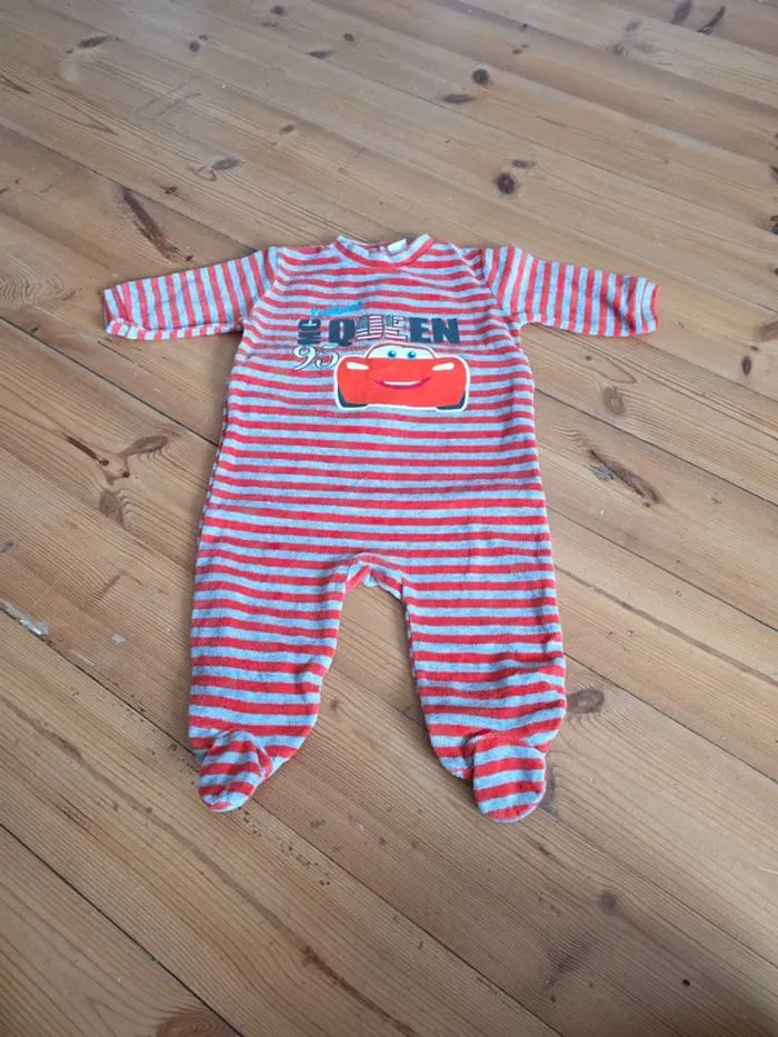 Pyjamas cars 6 mois.