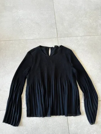 Haut noir plissé Stradivarius, taille M, très bon état