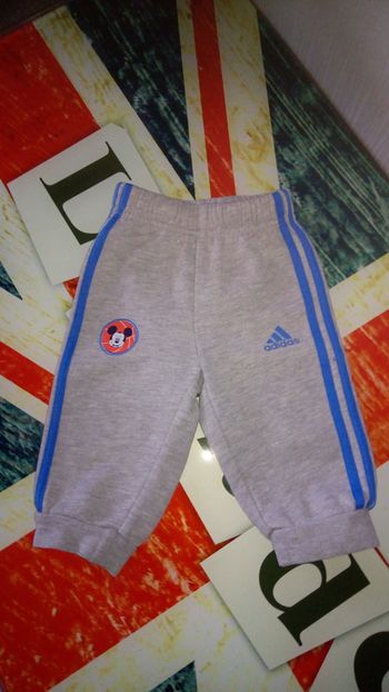 Pantalon de jogging Adidas Mickey comme neuf