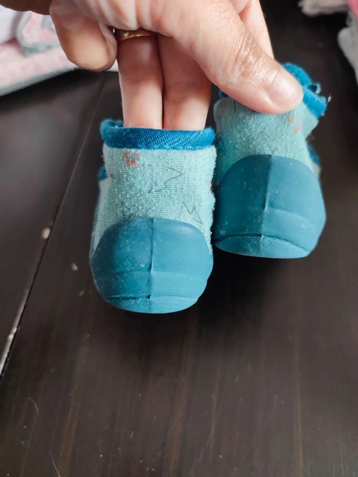 Paire de chaussons bleu à fermeture éclair 22 - photo numéro 3