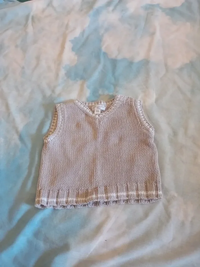 Pull tricot sans manche Arthur et Félicie