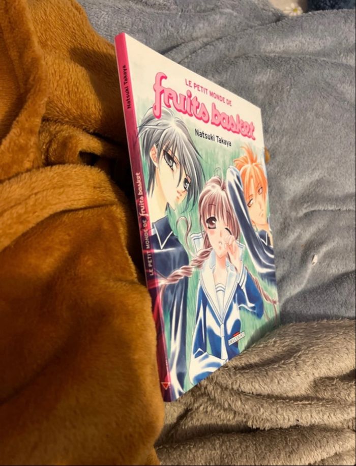 Characters book et artbook le petit monde de fruits baskets - photo numéro 2