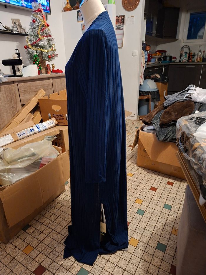 (Y)Gilet long bleu marine femme neuf taille 42 marque halara prix 10 euro - photo numéro 2