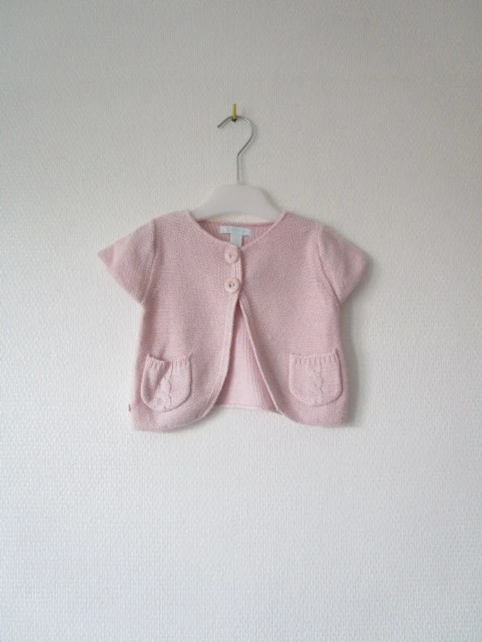 Gilet rose pâle Obaïbi 12 mois TBE