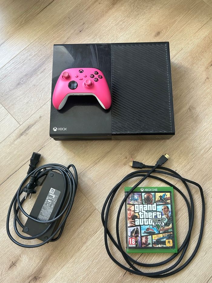 Xbox One avec manette et GTA 5 - photo numéro 10